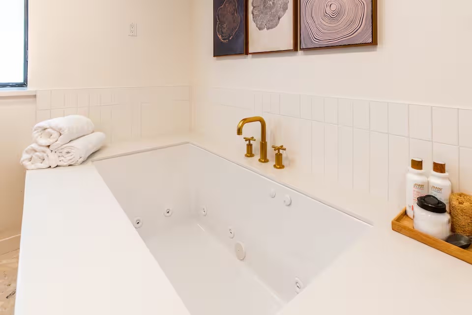 Jetted Tub